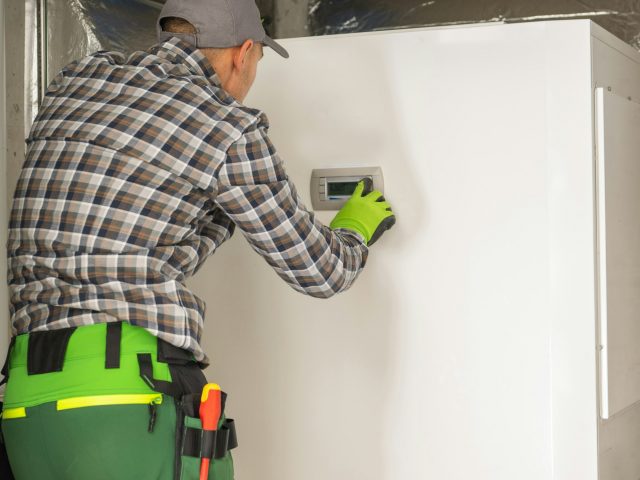 Residential Indoor Heat Pump Installation and Adjustment